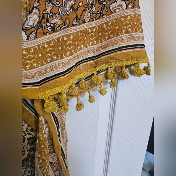 Vince Camuto Paisley Crinkle Top O/S - Picture 2 of 8